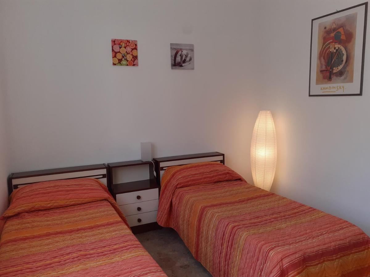 Casa Nebieu In Edificio Indipendente Nel Centro Di Monforte มอนฟอร์เต ดิ อัลบา ภายนอก รูปภาพ